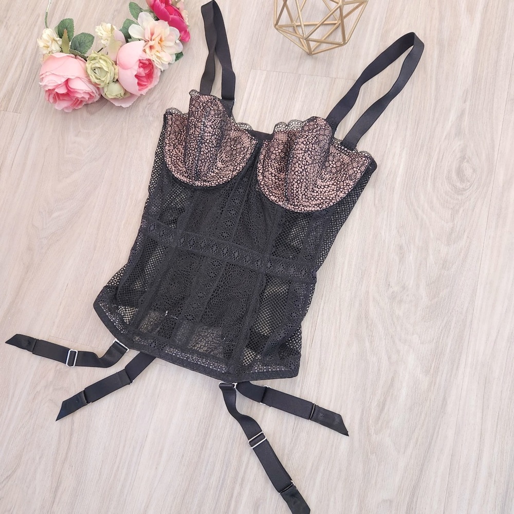 NWT Victoria’s Secret Sexy Lace Corset Bustier w/ Garter